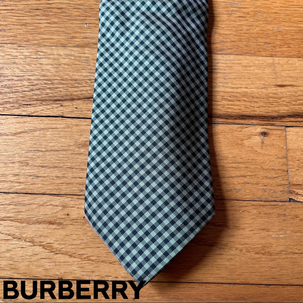 Burberry London Mens 100% silk tie green checkered check print office wear
